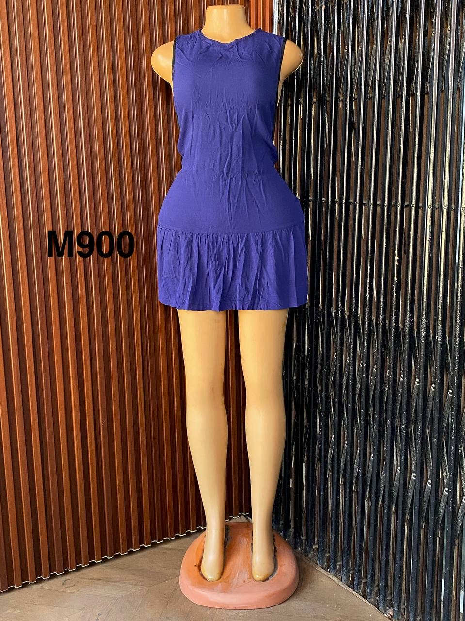 Size8 M900