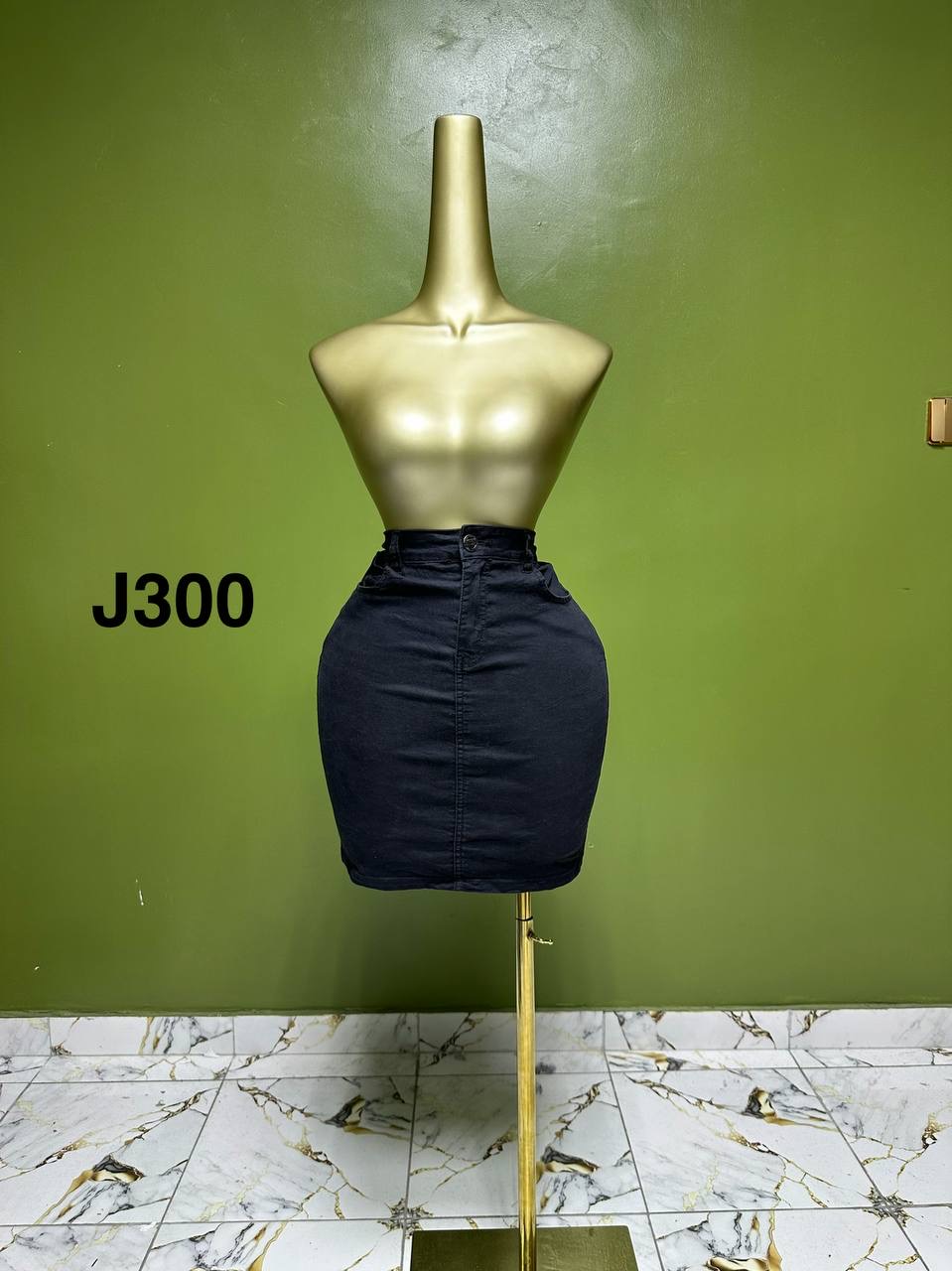 Size14 J300