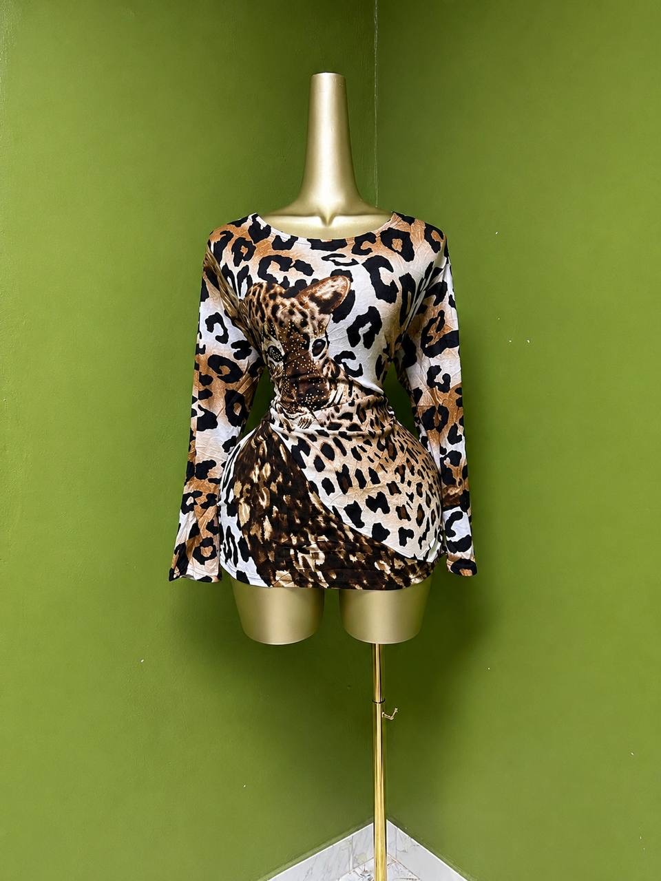 Size16 A1352