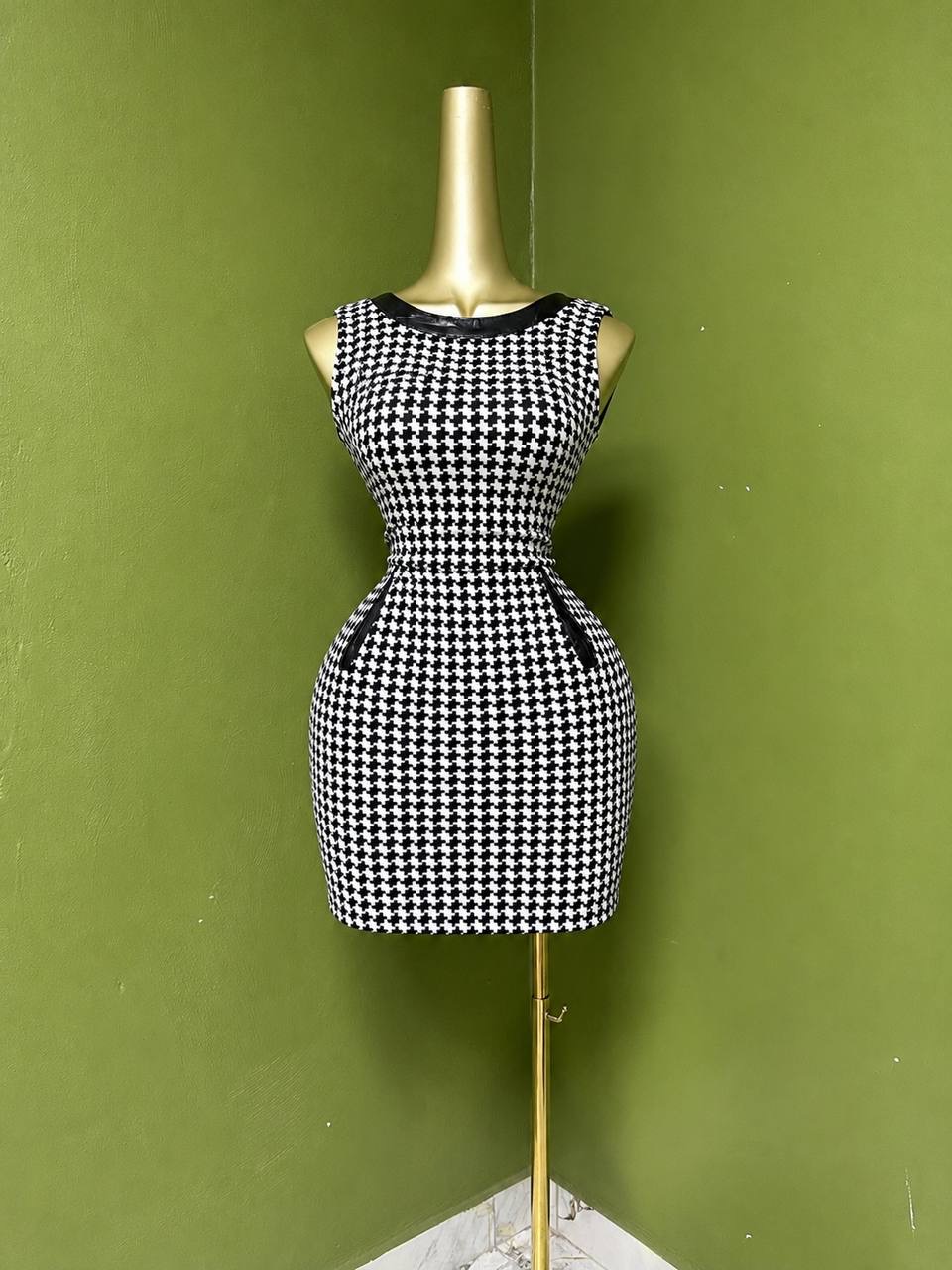 Size6 A1371