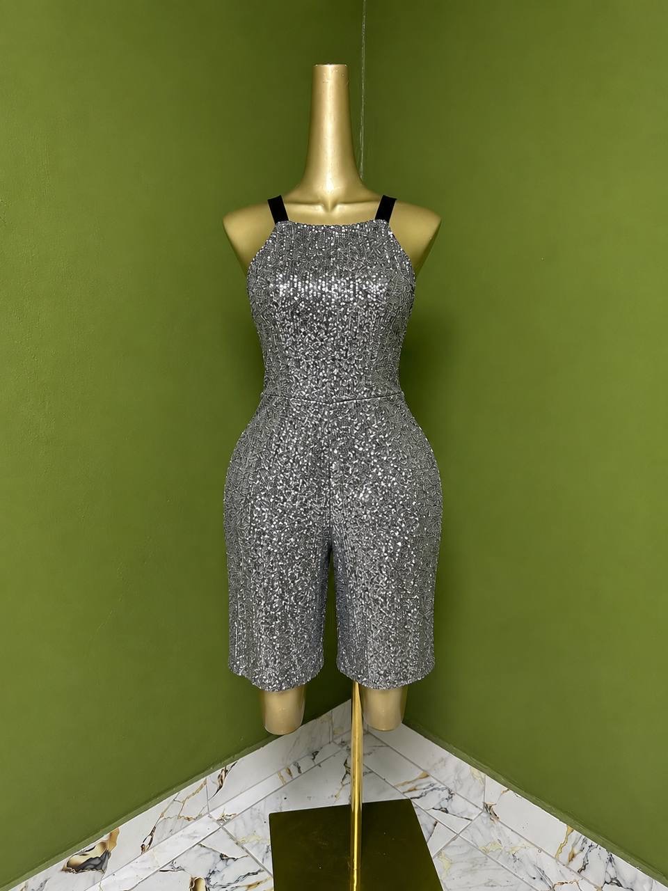 Size6 D1558