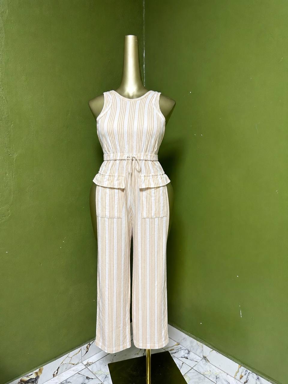 Size6 D1569